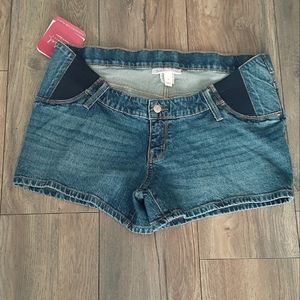 Size 8 NWT Maternity Midi Shorts Medium Blue Denim Side Panel